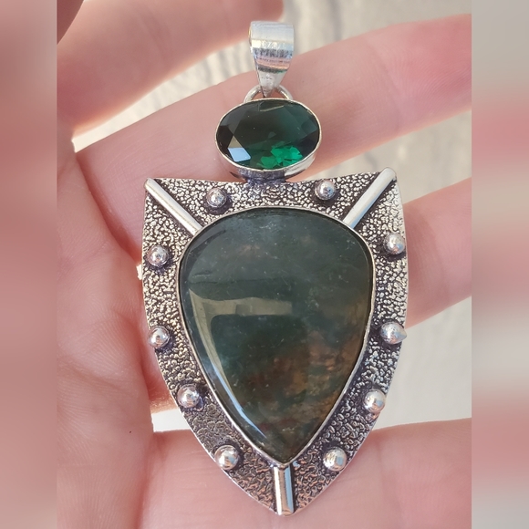 New Indian Moss Agate and Chrome Diopside Silver Pendant. - Picture 8 of 16
